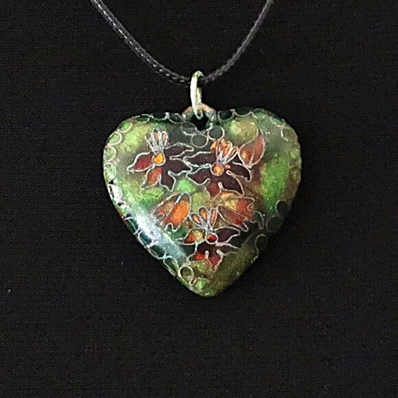 Vintage Chinese Style Green Flowered Heart Glass Like Material Necklace Pendant - Picture 5 of 5